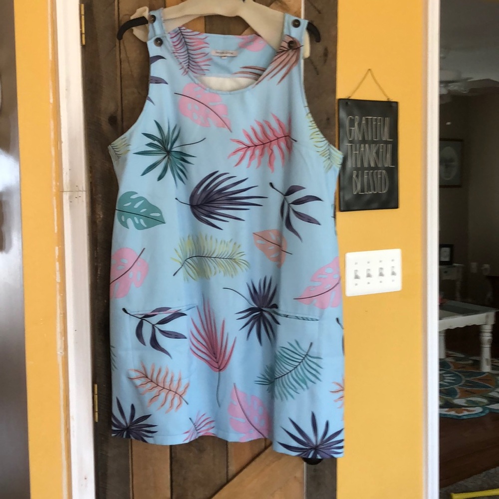 Miss Look dress front pockets. Pull over